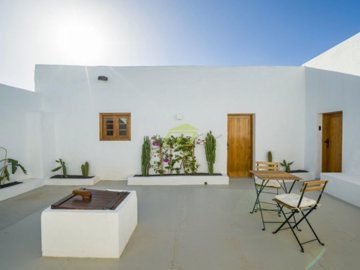 Exquisite Canarian property with timeless elegance