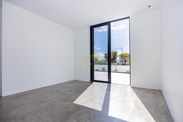 Image No.10-3 Bed Villa for sale