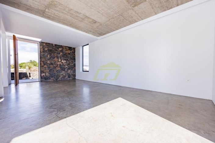 Image No.6-3 Bed Villa for sale