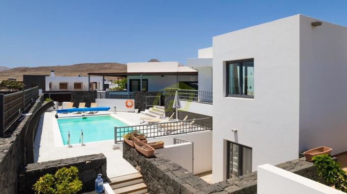 Image No.1-Villa de 5 chambres à vendre à Puerto Calero