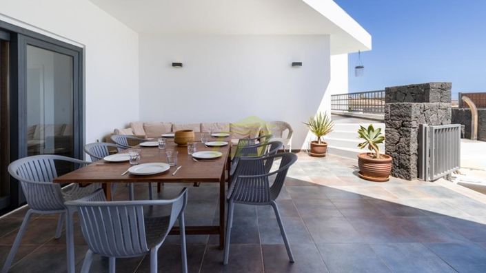 Image No.2-5 Bed Villa for sale