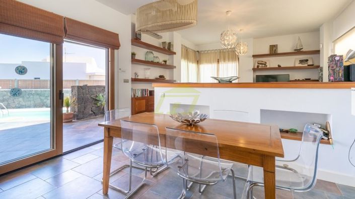 Image No.5-Villa de 5 chambres à vendre à Puerto Calero