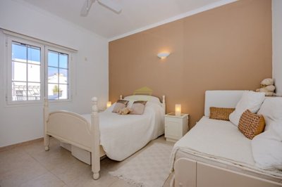 Stunning 4 Bedroom Villa in the resort of Puerto Calero