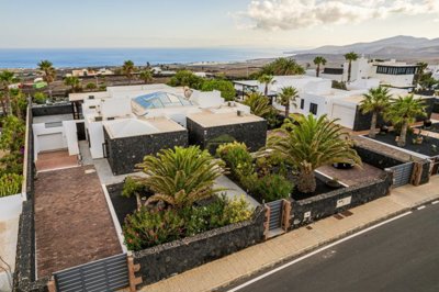 Incredibly 6 bedroom villa with private pool and sea views in Macher