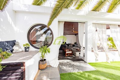 Semidetached villa with private pool in Playa Blanca