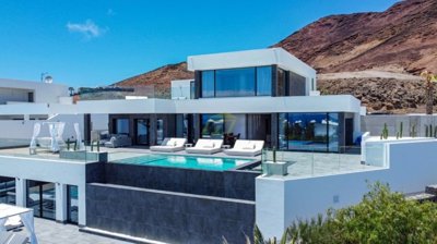 Amazing 7 bedroom villa of the highest quality in Playa Blanca
