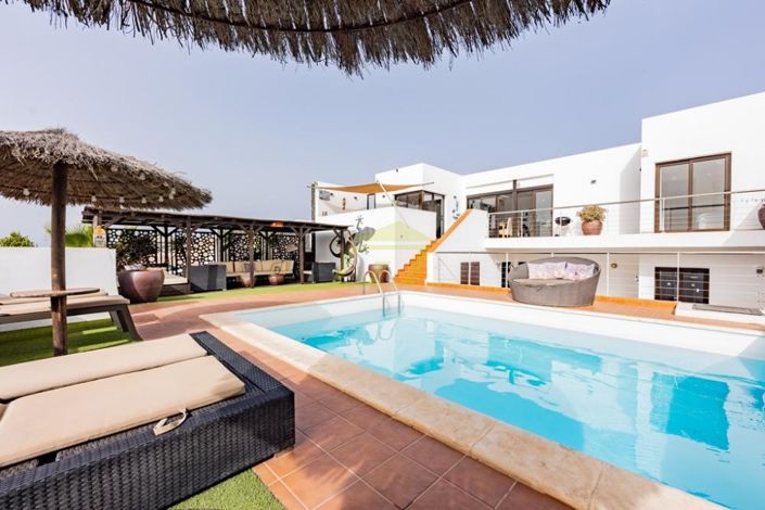 Image No.1-Villa de 4 chambres à vendre à Playa Blanca