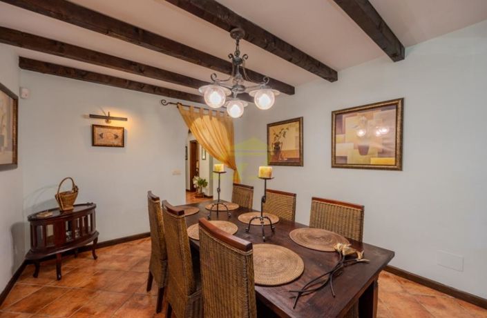 Image No.10-4 Bed Villa for sale