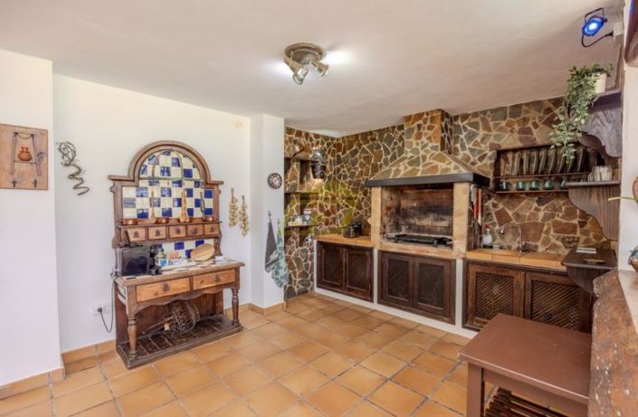 Image No.4-4 Bed Villa for sale