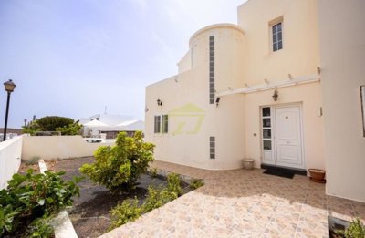Spacious 5 bedroom 3 bathroom villa in Tahiche