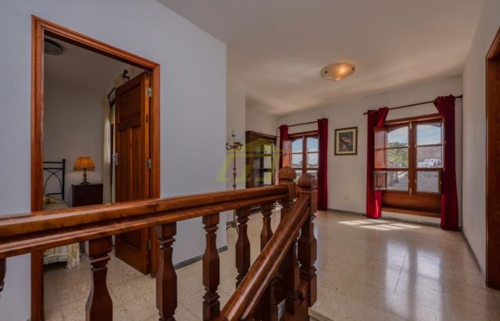 Image No.10-6 Bed Villa for sale