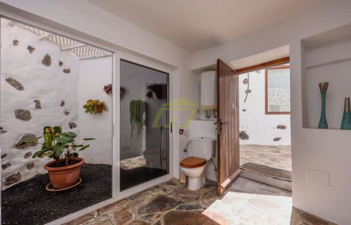 Image No.14-6 Bed Villa for sale