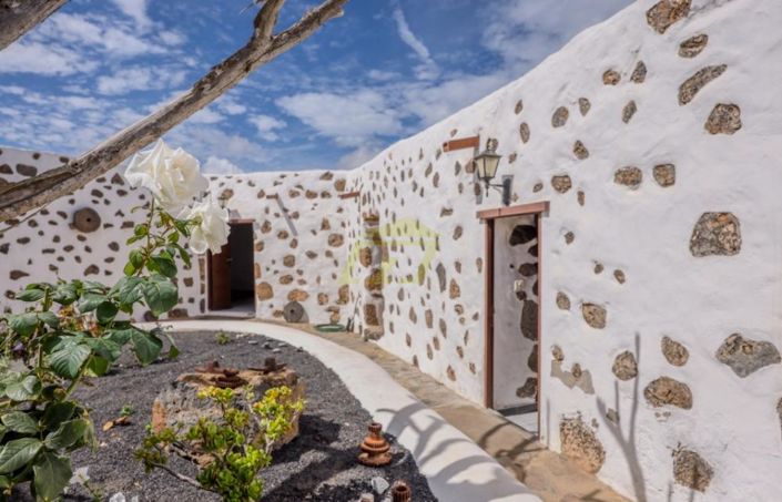 Image No.19-6 Bed Villa for sale