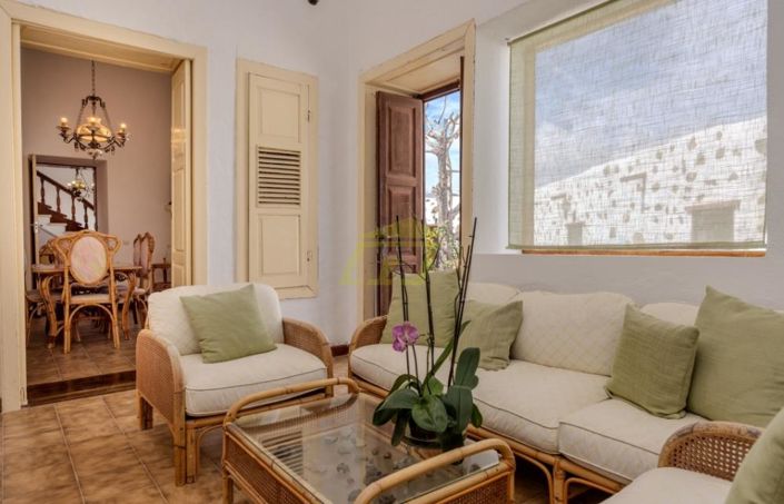 Image No.5-6 Bed Villa for sale