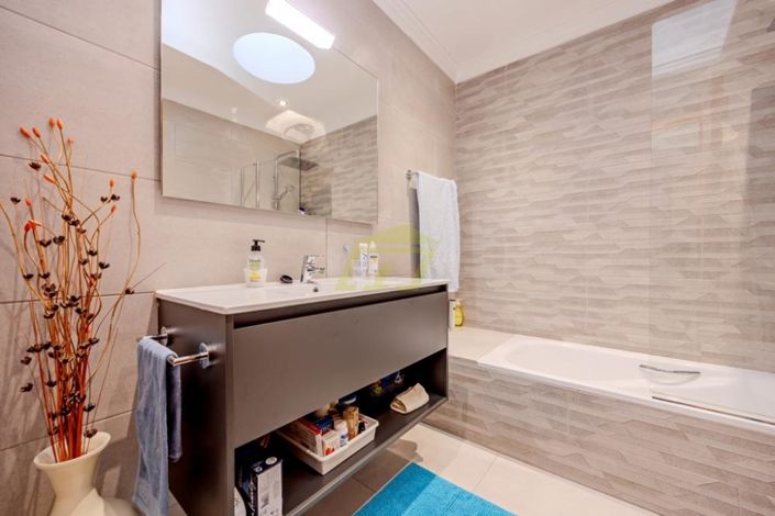 Image No.12-3 Bed Villa for sale