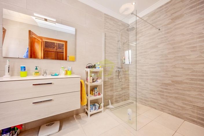 Image No.18-3 Bed Villa for sale