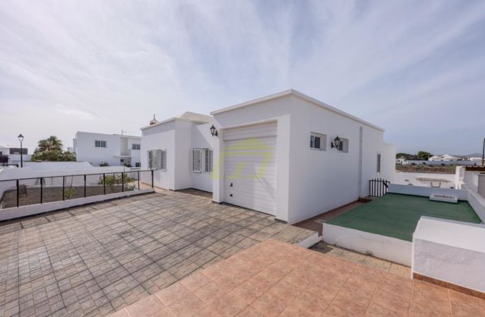 Image No.1-3 Bed Villa for sale