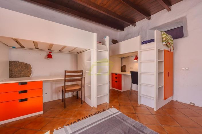 Image No.12-8 Bed Villa for sale