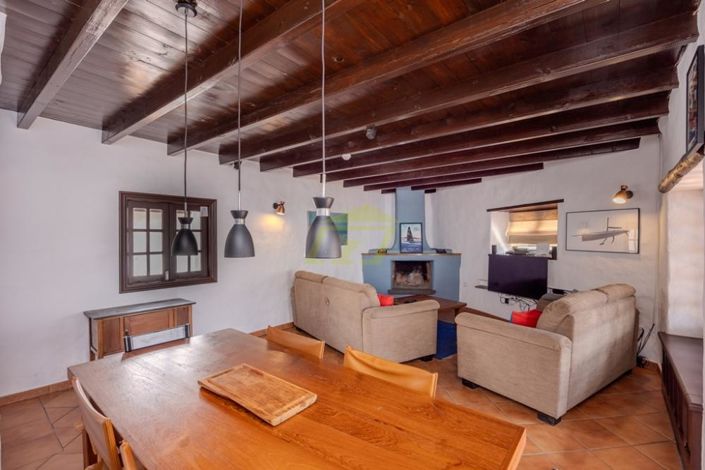 Image No.17-8 Bed Villa for sale