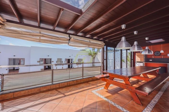 Image No.5-8 Bed Villa for sale