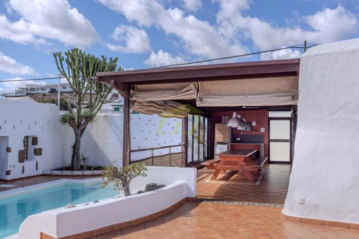 Image No.7-8 Bed Villa for sale