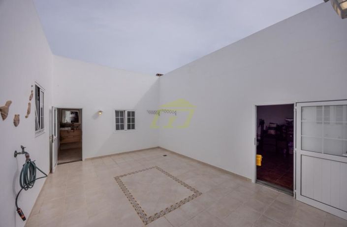 Image No.12-3 Bed Villa for sale