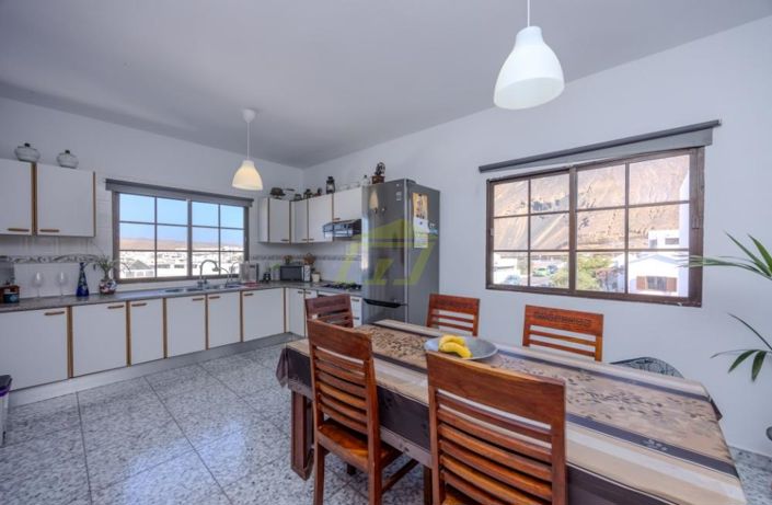 Image No.9-7 Bed Villa for sale