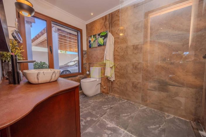 Image No.17-3 Bed Villa for sale