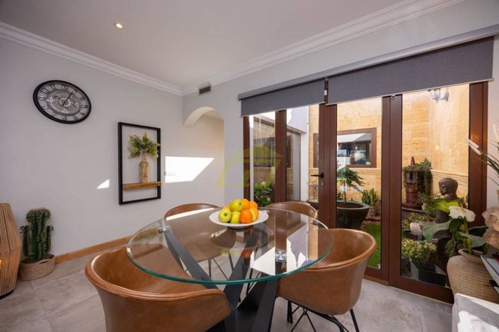 Image No.8-3 Bed Villa for sale