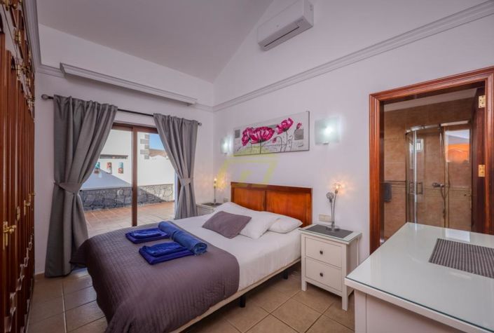 Image No.10-4 Bed Villa for sale