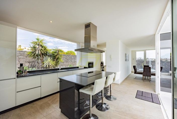 Image No.3-4 Bed Villa for sale