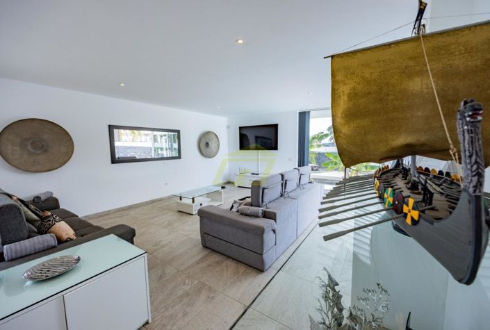 Image No.4-4 Bed Villa for sale