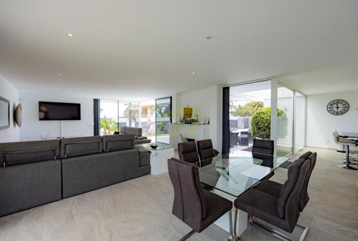 Image No.5-4 Bed Villa for sale