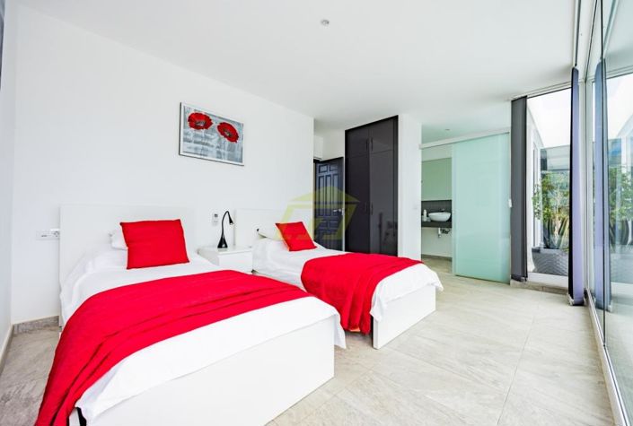 Image No.9-4 Bed Villa for sale