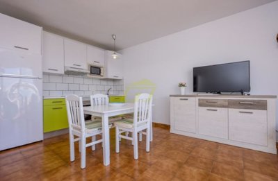 Spacious 2 bedroom apartment with communal pool in Costa Teguise