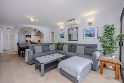 Stylish 3 bedroom villa with private pool & garden just minutes from Playa Flamingo