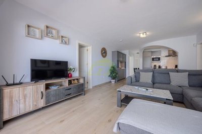 Stylish 3 bedroom villa with private pool & garden just minutes from Playa Flamingo