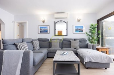 Stylish 3 bedroom villa with private pool & garden just minutes from Playa Flamingo
