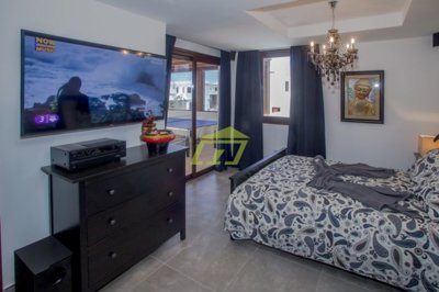 Detached villa with private pool in Playa Blanca