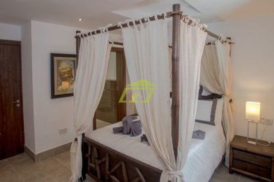 Detached villa with private pool in Playa Blanca