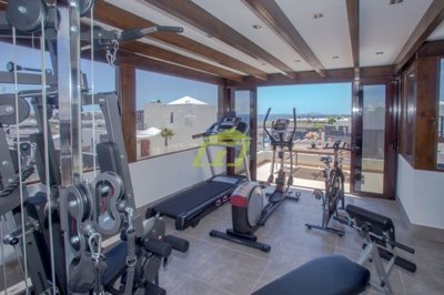 Detached villa with private pool in Playa Blanca