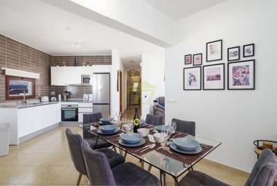 Rental villa with excellent guaranteed income available in Playa Blanca