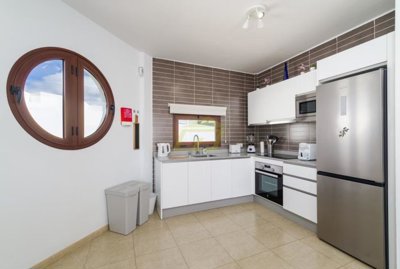 Rental villa with excellent guaranteed income available in Playa Blanca