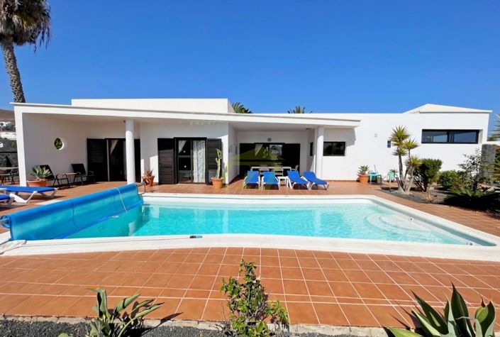 Image No.1-3 Bed Villa for sale
