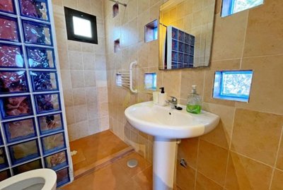 Stylish 3 bedroom holiday home with heated pool for sale in Playa Blanca