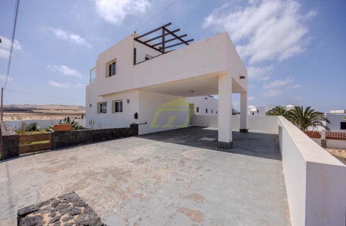 Image No.2-5 Bed Villa for sale
