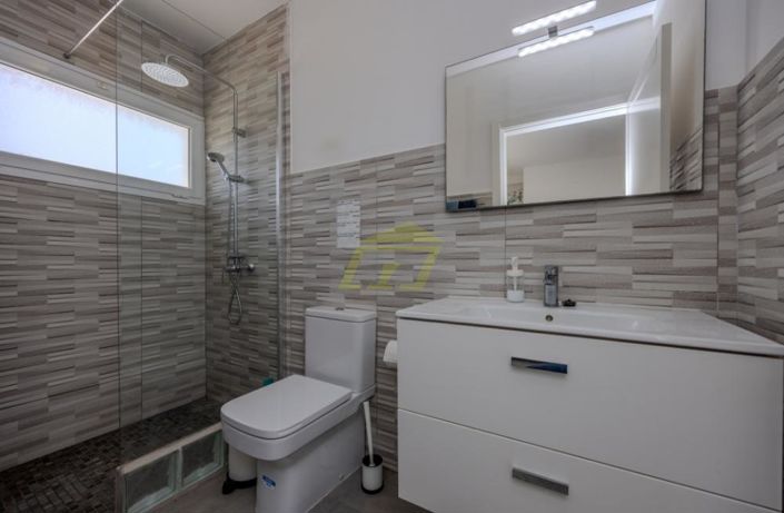 Image No.20-5 Bed Villa for sale