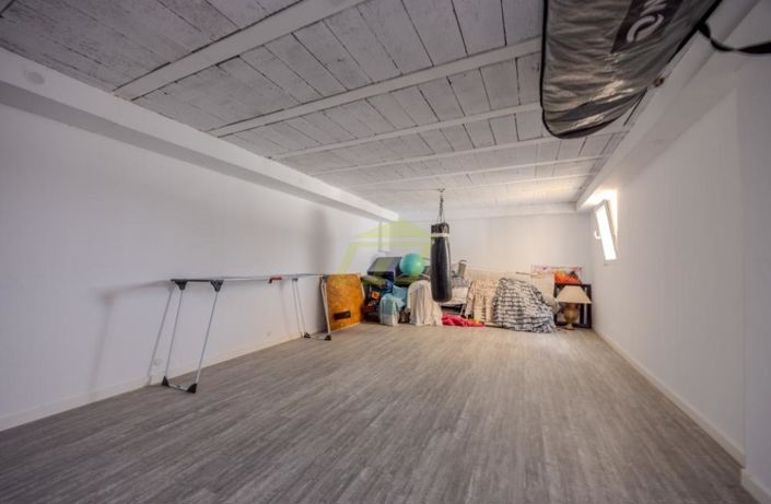 Image No.21-5 Bed Villa for sale