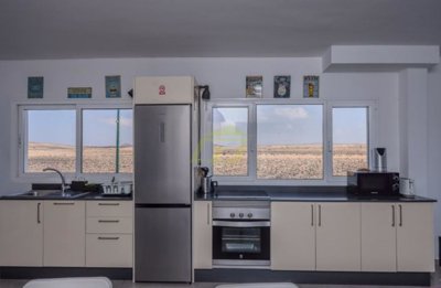 5 bedroom, 5 bathroom villa with separate guest apartment in El Cuchillo