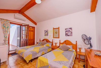 Charming bungalow in gated community with pool in the heart of Playa Blanca